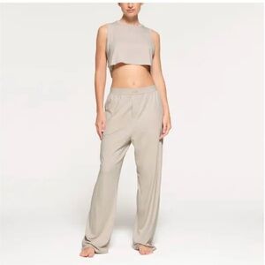 SKIMS Boyfriend Loose Pants in Stone (M)